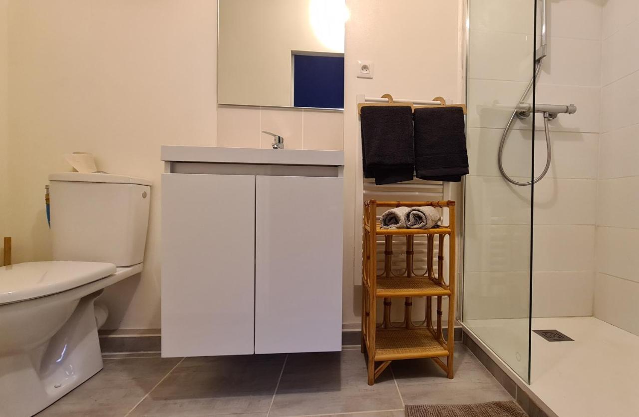Charmant Logement Avec Parking Apartment Orvault Bagian luar foto