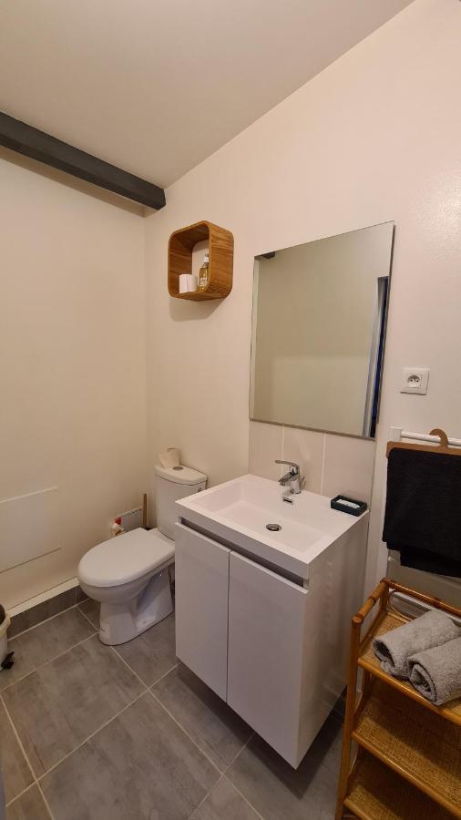 Charmant Logement Avec Parking Apartment Orvault Bagian luar foto
