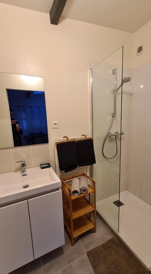 Charmant Logement Avec Parking Apartment Orvault Bagian luar foto