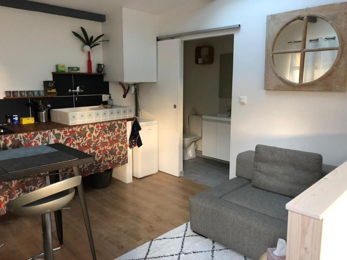 Charmant Logement Avec Parking Apartment Orvault Bagian luar foto