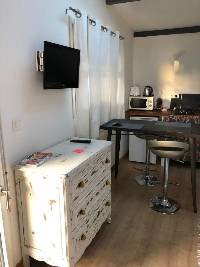 Charmant Logement Avec Parking Apartment Orvault Bagian luar foto