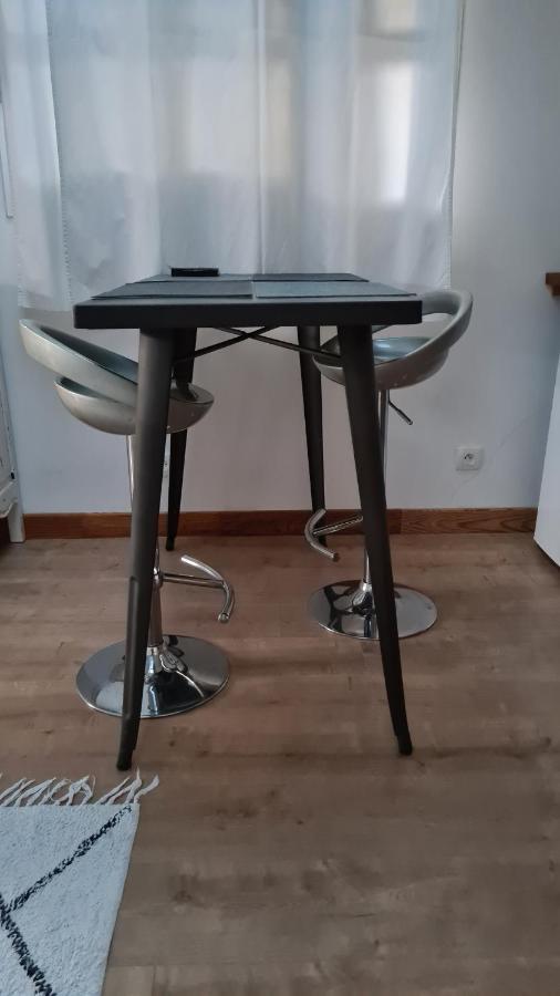 Charmant Logement Avec Parking Apartment Orvault Bagian luar foto