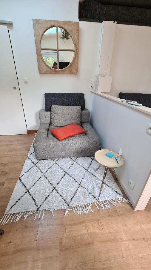 Charmant Logement Avec Parking Apartment Orvault Bagian luar foto