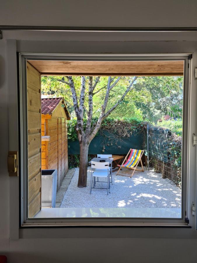 Charmant Logement Avec Parking Apartment Orvault Bagian luar foto